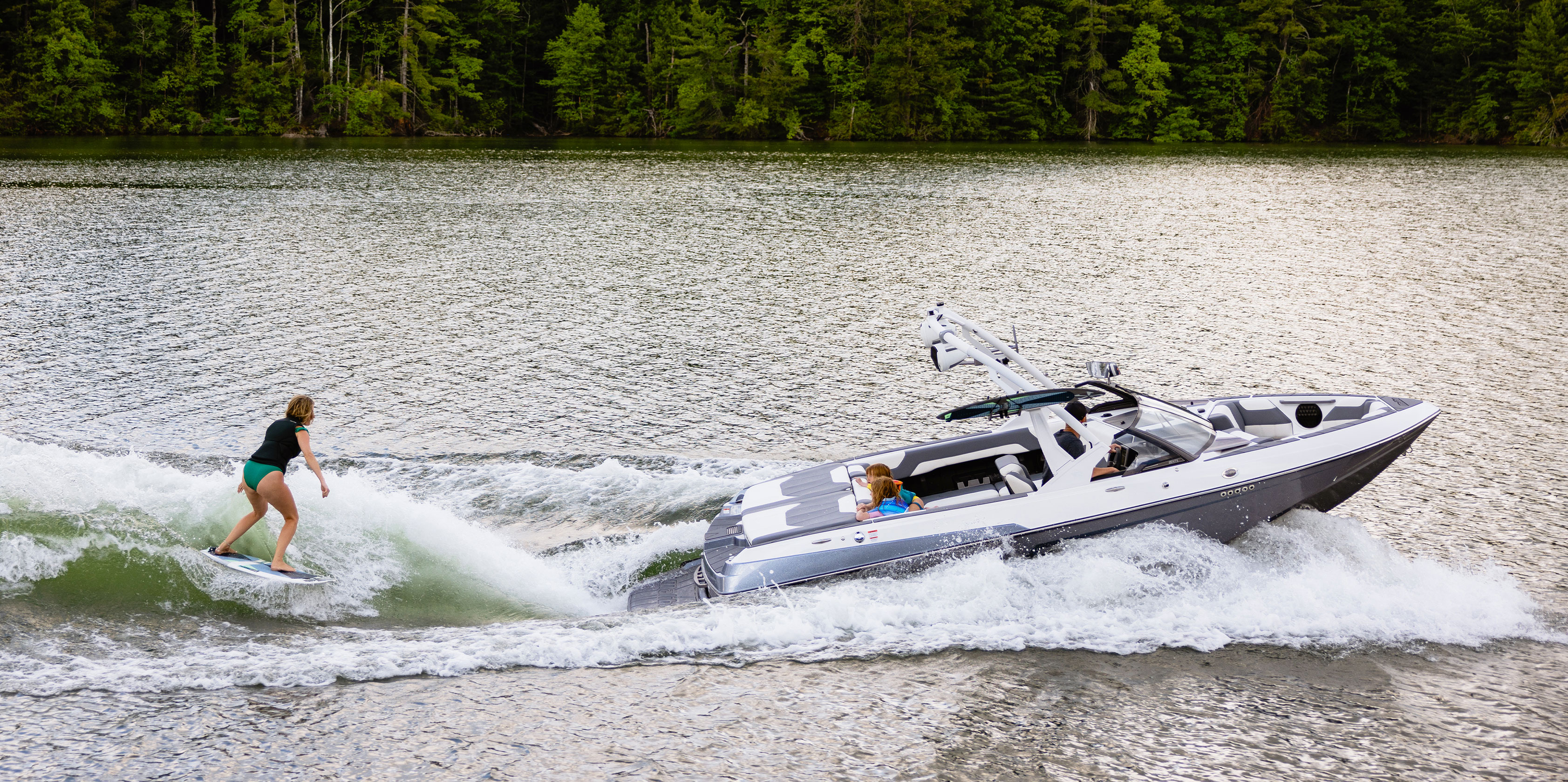 Wakesetter 20 VTX | The Most Versatile Crossover Tow Boat